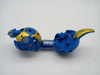 Aquos-Aurelus Fangzor x Mantonoid Core