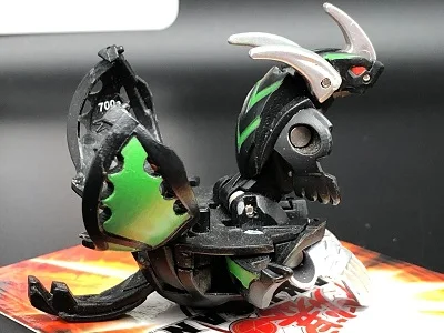 Darkus Lumino Dragonoid